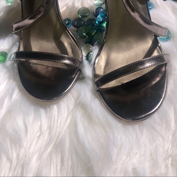 Michael Antonio Sandals - Picture 7 of 8